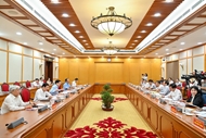 Politburo discusses preparations for Cao Bang, Hue Party Congresses